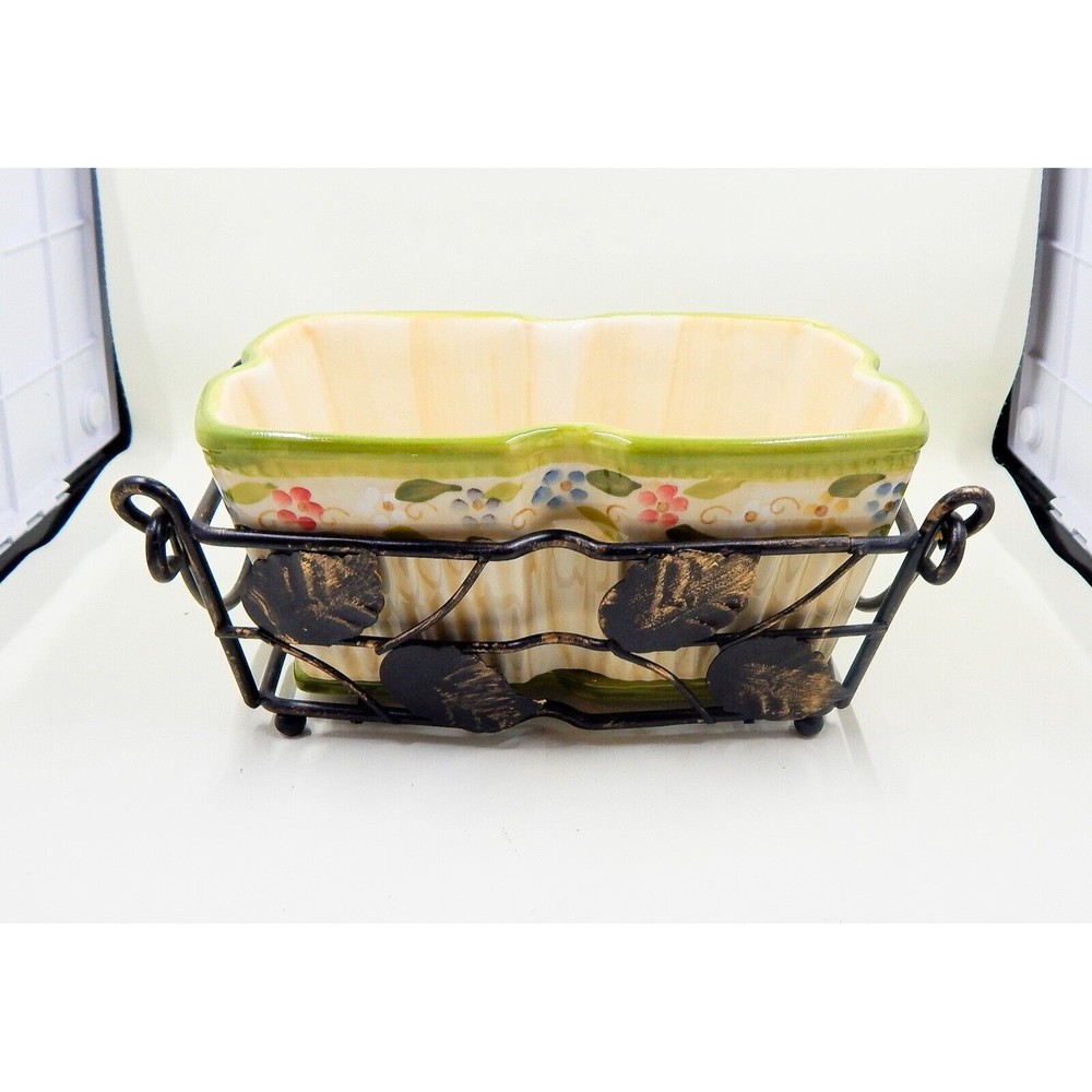 Temp-Tations By Tara Petals Baking Serving Dish Trivet Wire Basket